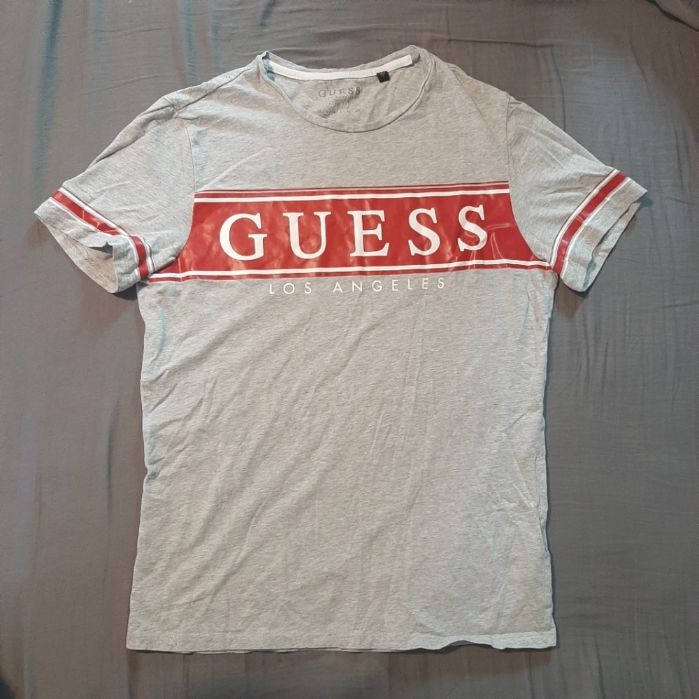 Guess Tshirt